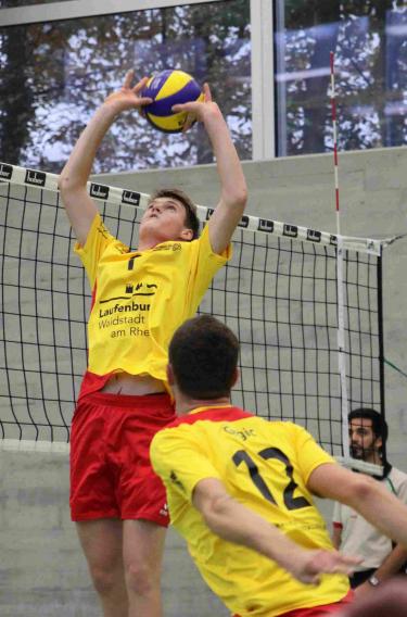 Ohne Probleme am Samstag - viel Mühe am Sonntag. Die NLB-Jungs von Volley Smash 05 mit zwei unterschiedlichen Leistungen. (Foto: zVg)