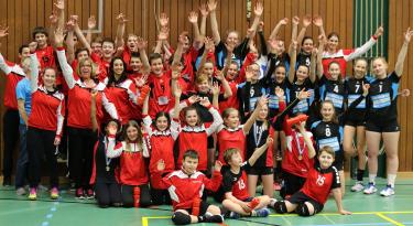 Fünf Titel und eine Bronzemedaille: Volley Fricktal und Laufenburg-Kaisten sind die grössten Abräumer der Aargauer Meisterschaften 2016. (Foto: zVg)
