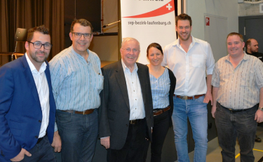 Posieren mit Alt Bundesrat Christoph Blocher. (Foto: zVg)