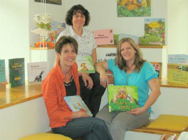 Das Bibliotheksteam Alexandra Balzan (von links), Anita Jäggli und Claudia Oberli.