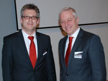 Die Exponenten der Raiffeisenbank Regio Frick Marc Jäger und Erwin Schwarb nach der Informationsveranstaltung in Sisseln.