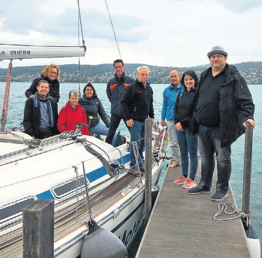 Die Sissler Theaterleute geniessen ihren Ausflug. Foto: zVg