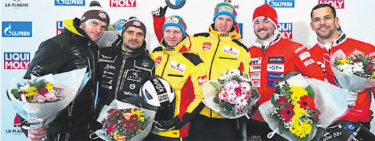 Die Bobteams Kibermanis, Friedrich und Vogt (vlnr.) bei der Siegerehrung. Foto: zVg
