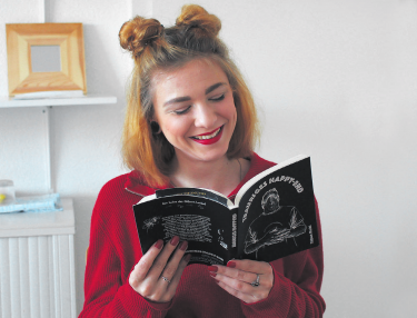 «Trauriges Happy-End ist eine erfundene Geschichte, keine Biographie», so die Autorin Tatjana Stucki. Foto: Simone Rufli