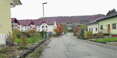 Dieser Strassenabschnitt am Maiweg soll als nächstes saniert werden. Foto: sh