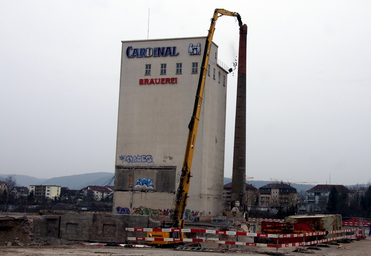 Neue Fricktaler Zeitung | Der alte Kamin ist abgebrochen