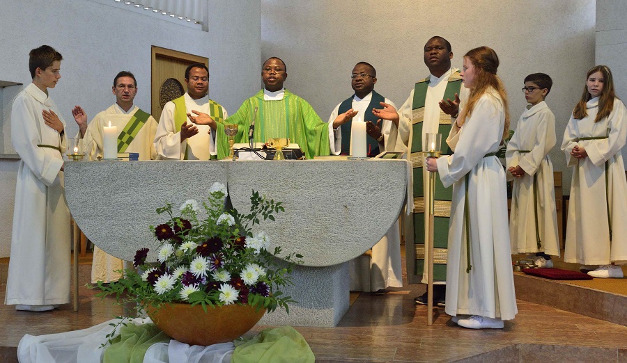 Neue Fricktaler Zeitung Pfarrer Ernest Obodo Wurde In Der Kirche Sulz Feierlich Verabschiedet