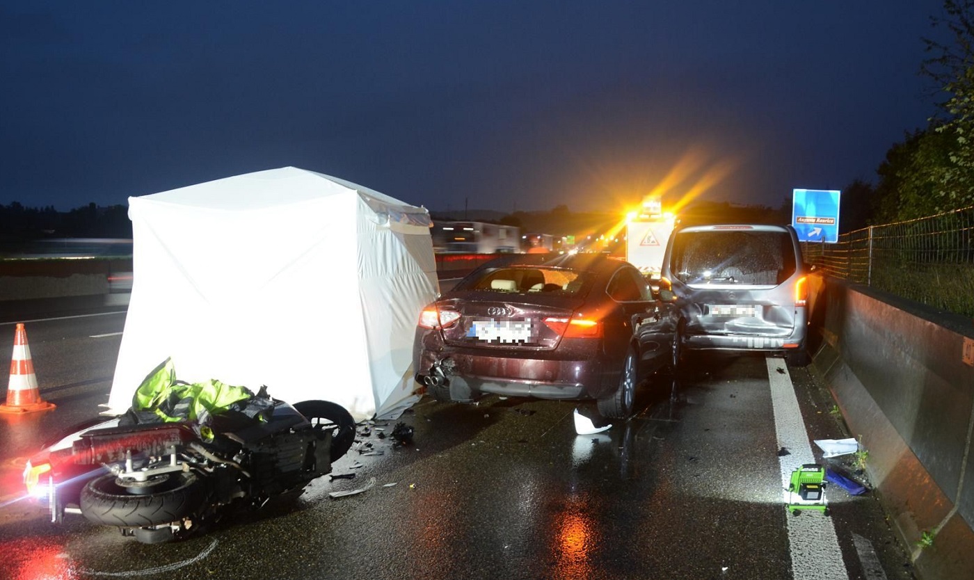 Neue Fricktaler Zeitung Todlicher Verkehrsunfall Auf Der Autobahn A2