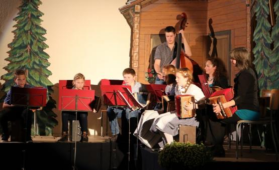 Das Akkordeon-Orchester bot ein abwechslungsreiches Konzert. Foto: zVG